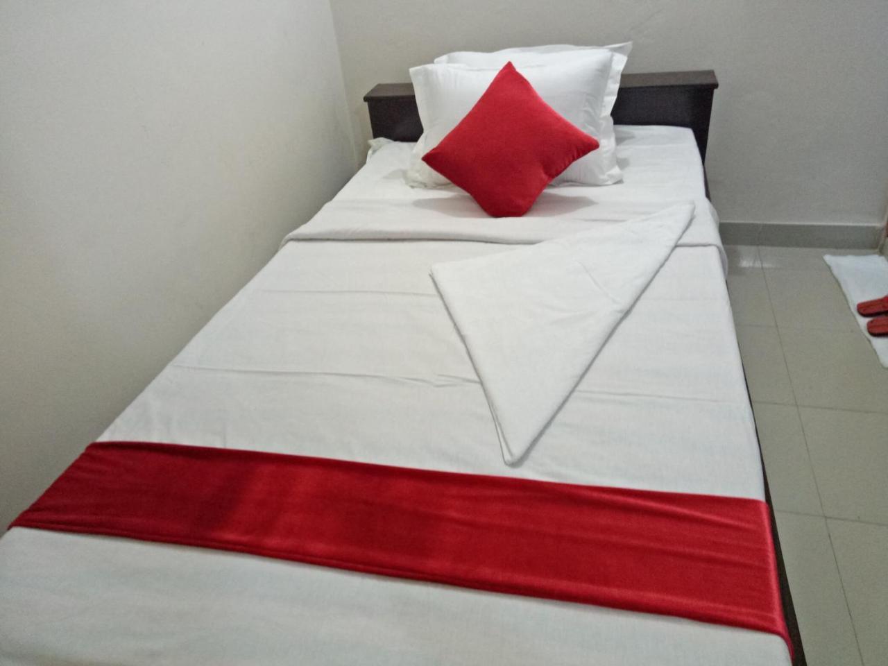 Hotel The Sylhet Int Дакка Екстер'єр фото