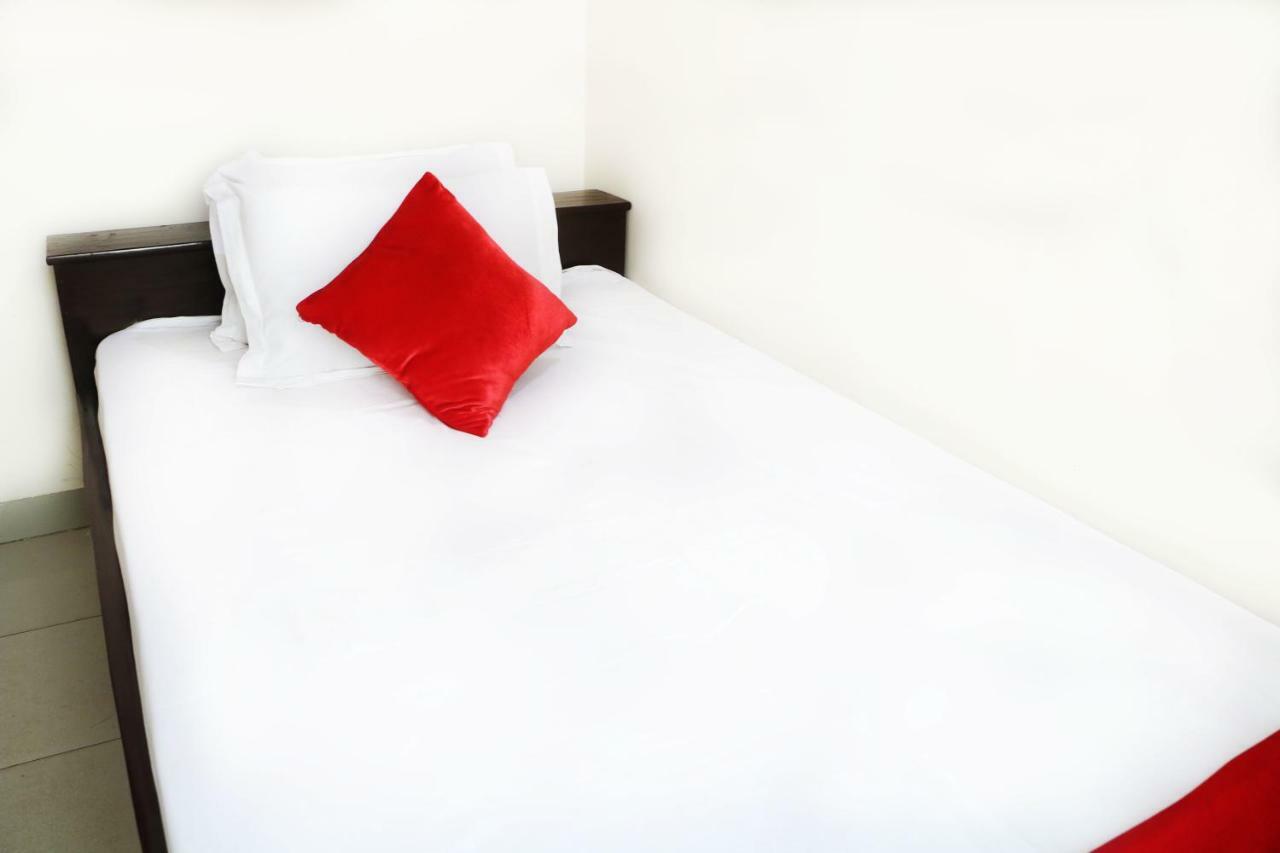 Hotel The Sylhet Int Дакка Екстер'єр фото