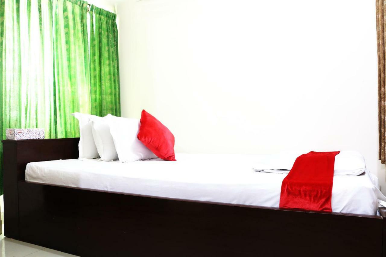 Hotel The Sylhet Int Дакка Екстер'єр фото